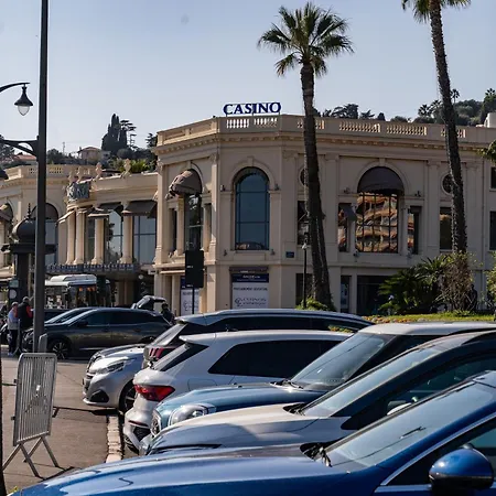 à 2min à Pieds De La Et Du Casino